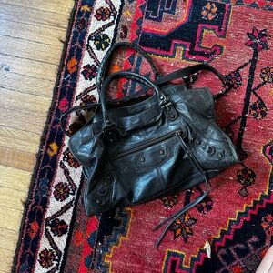 BLACK BALENCIAGA CITY BAG